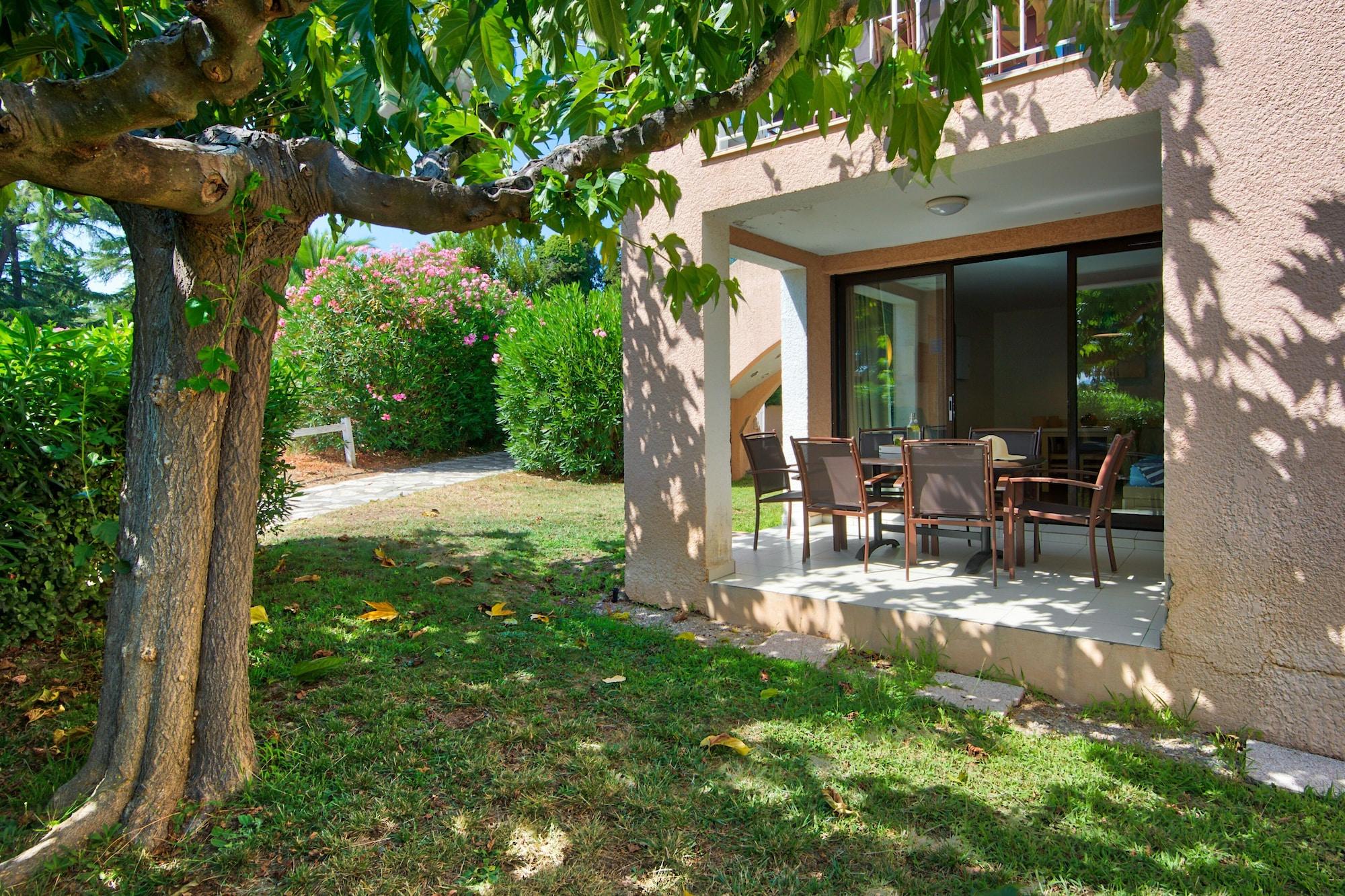 Résidence Pierre&Vacances Les Parcs de Grimaud Esterno foto