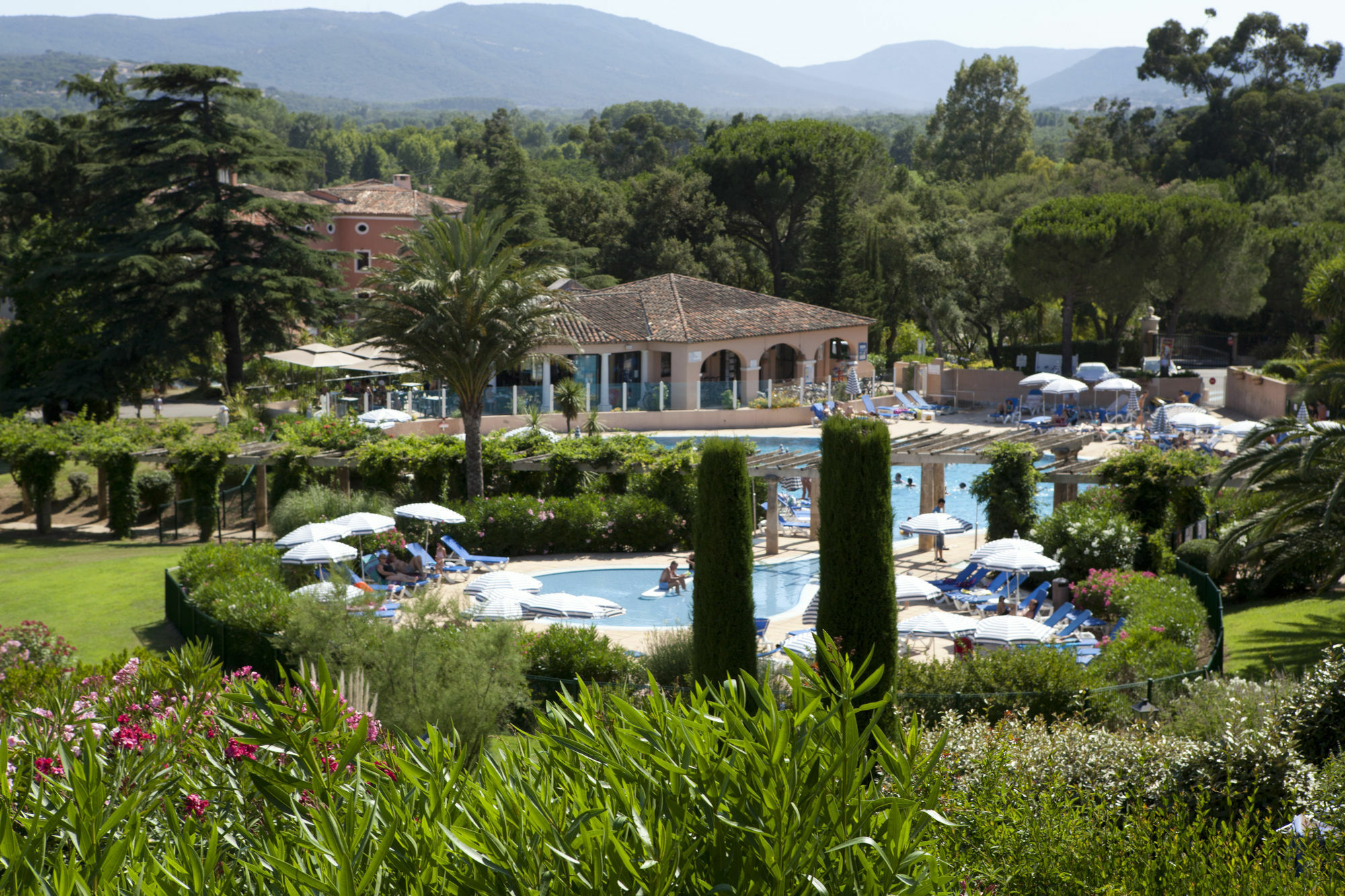 Résidence Pierre&Vacances Les Parcs de Grimaud Esterno foto